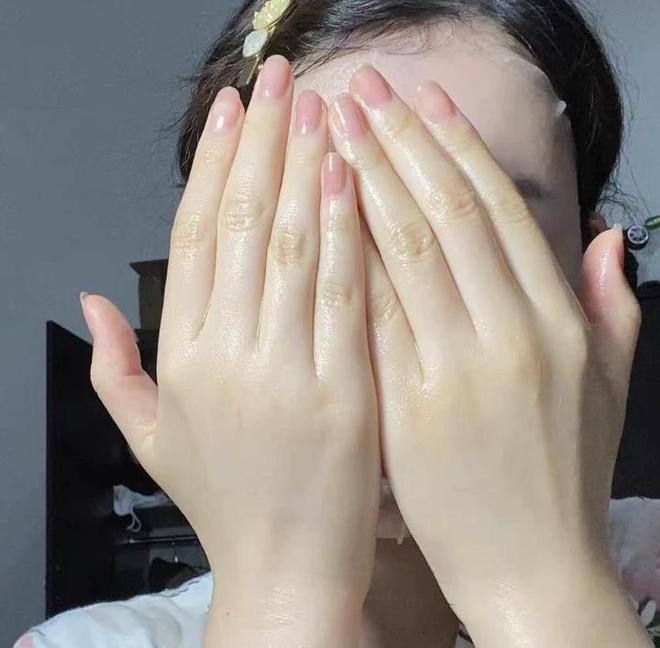 手霜实测:护手霜哪个牌子的好?ag九游会登录2025四款护(图3) 手霜实测:护手霜哪个牌子的好?ag九游会登录2025四款护(图3)