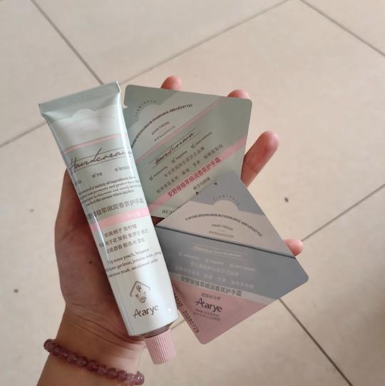 用?2025年成分党拆解护手霜配方j9九游会登录哪个牌子的护手霜好(图4) 用?2025年成分党拆解护手霜配方j9九游会登录哪个牌子的护手霜好(图4)